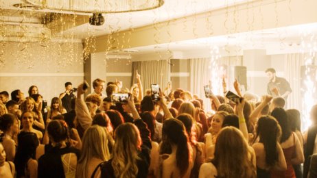 BOOK YOUR SCHOOL FORMAL OR GRADUATION NOW! 